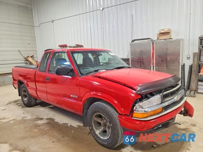 Czwarte zdjęcie samochodu z boku: 2003 CHEV S TRUCK S10 VIN:1GCCS19X338287093 - miniatura