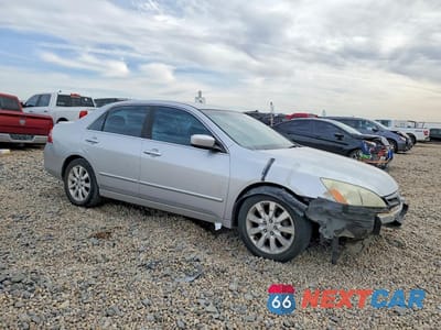 Czwarte zdjęcie samochodu z boku: 2006 HONDA ACCORD SE VIN:1HGCM56356A013590 - miniatura