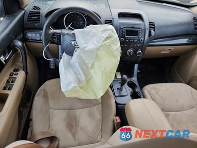 Zdjęcie 8 z 12 samochodu: 2012 KIA SORENTO LX VIN:5XYKTDA26CG226968 - miniatura