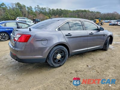 Trzecie zdjęcie samochodu z tyłu: 2018 FORD TAURUS POLICE INTERCEPTOR VIN:1FAHP2MK2JG141642 - miniatura