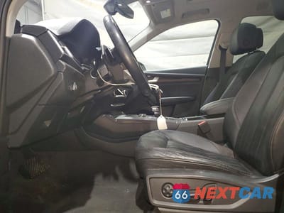 Zdjęcie 7 z 14 samochodu: 2018 AUDI Q5 PREMIUM VIN:WA1ANAFY5J2203040 - miniatura