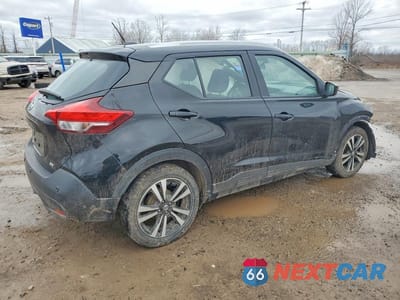 Trzecie zdjęcie samochodu z tyłu: 2020 NISSAN KICKS SV VIN:3N1CP5CV1LL497194 - miniatura