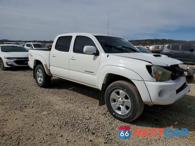 Czwarte zdjęcie samochodu z boku: 2011 TOYOTA TACOMA V6 VIN:3TMLU4ENXBM079688 - miniatura