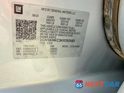 Zdjęcie 10 z 15 samochodu: 2019 CHEVROLET SUBURBAN K1500 LT VIN:1GNSKHKC3KR392583 - miniatura