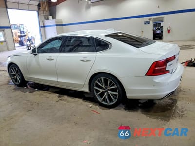 Drugie zdjęcie samochodu z przodu: 2017 VOLVO S90 T6 MOMENTUM VIN:YV1A22MK2H1011846 - miniatura