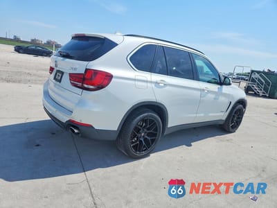 Trzecie zdjęcie samochodu z tyłu: 2016 BMW X5 SDRIVE35I VIN:5UXKR2C52G0H42087 - miniatura