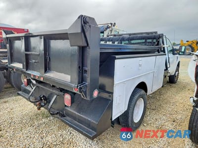 Trzecie zdjęcie samochodu z tyłu: 2008 FORD F350 VIN:1FDWF37R58EB68886 - miniatura