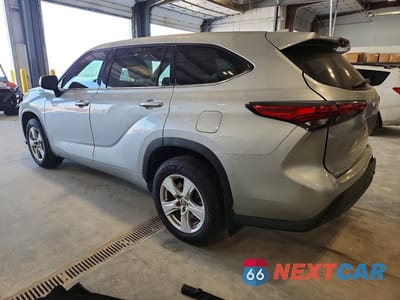 Drugie zdjęcie samochodu z przodu: 2021 TOYOTA HIGHLANDER L VIN:5TDCZRBH0MS075827 - miniatura