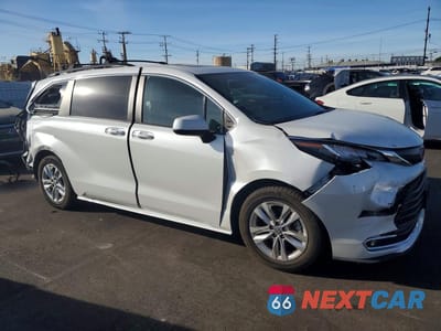 Czwarte zdjęcie samochodu z boku: 2022 TOYOTA SIENNA XLE 7-PASSENGER VIN:5TDJRKEC9NS134888 - miniatura