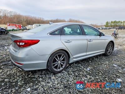 Trzecie zdjęcie samochodu z tyłu: 2015 HYUNDAI SONATA SPORT 2.0T VIN:5NPE34AB3FH088137 - miniatura