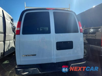 Zdjęcie 6 z 13 samochodu: 2017 CHEVROLET EXPRESS 2500 CARGO UTILITY / SERVICE VAN VIN:1GCWGAFF6H1346762 - miniatura