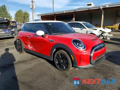 Czwarte zdjęcie samochodu z boku: 2024 MINI COOPER SE VIN:WMW13DJ08R2V87161 - miniatura