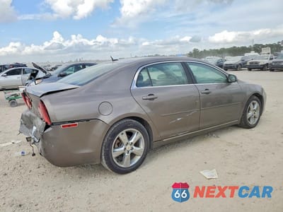 Trzecie zdjęcie samochodu z tyłu: 2011 CHEVROLET MALIBU 2LT VIN:1G1ZD5EU5BF227052 - miniatura