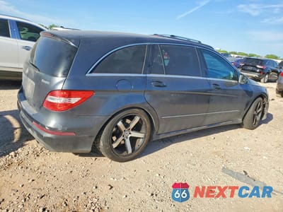 Trzecie zdjęcie samochodu z tyłu: 2011 MERCEDES-BENZ R350 R CLA VIN:4JGCB6FE3BA114306 - miniatura