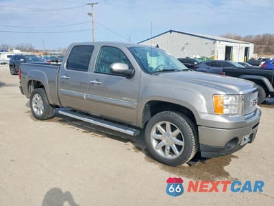 Czwarte zdjęcie samochodu z boku: 2012 GMC SIERRA K1500 DENALI VIN:3GTP2XE20CG237602 - miniatura