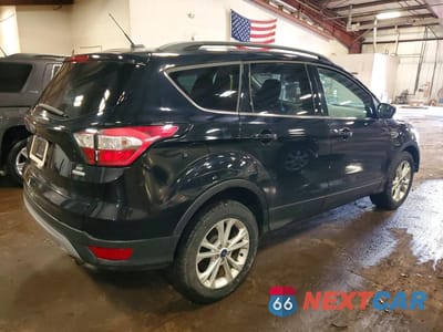 Trzecie zdjęcie samochodu z tyłu: 2018 FORD ESCAPE SE VIN:1FMCU0GD9JUC47761 - miniatura