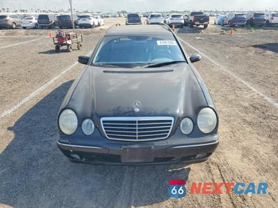 Piąte zdjęcie samochodu w środku: 2003 MERCEDES-BENZ E 320 4MATIC VIN:WDBJH82J23X084088 - miniatura