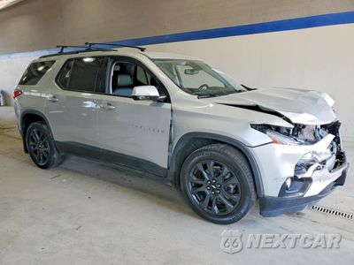 Czwarte zdjęcie samochodu z boku: 2020 CHEVROLET TRAVERSE RS VIN:1GNEVJKW3LJ308574 - miniatura