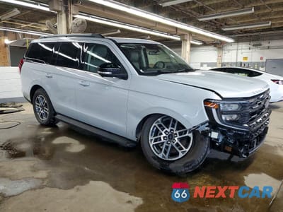 Czwarte zdjęcie samochodu z boku: 2025 FORD EXPEDITION ACTIVE VIN:1FMJU1J86SEA43522 - miniatura