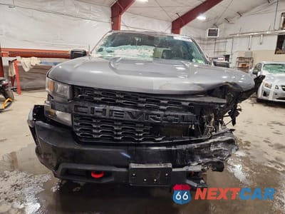 Piąte zdjęcie samochodu w środku: 2020 CHEVROLET SILVERADO K1500 TRAIL BOSS CUSTOM VIN:3GCPYCEF8LG250317 - miniatura