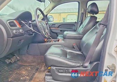 Zdjęcie 7 z 12 samochodu: 2012 CHEVROLET TAHOE K1500 LTZ VIN:1GNSKCE05CR234218 - miniatura