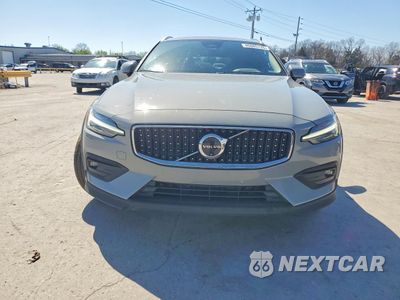 Piąte zdjęcie samochodu w środku: 2025 VOLVO V60 VIN:YV4L12WK6S2146616 - miniatura