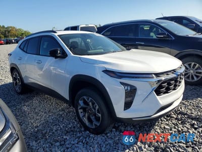 Czwarte zdjęcie samochodu z boku: 2026 CHEVROLET TRAX 1LT VIN:KL77LHEP1TC094190 - miniatura