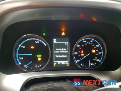Zdjęcie 9 z 12 samochodu: 2018 TOYOTA RAV4 HYBRID LE VIN:JTMRJREV0JD216146 - miniatura
