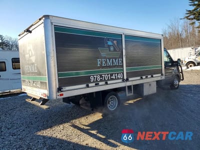 Trzecie zdjęcie samochodu z tyłu: 2022 FORD TRANSIT BOX TRUCK VIN:1FDRU8ZG8NKA02404 - miniatura