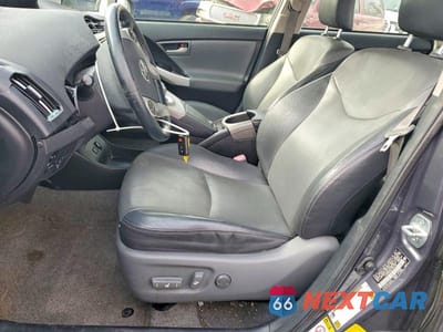 Zdjęcie 7 z 12 samochodu: 2013 TOYOTA PRIUS FOUR VIN:JTDKN3DU3D1658775 - miniatura