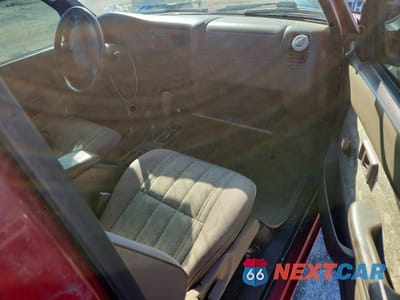 Zdjęcie 8 z 12 samochodu: 2000 TOYOTA TACOMA BASE VIN:4TAPM62NXYZ678272 - miniatura