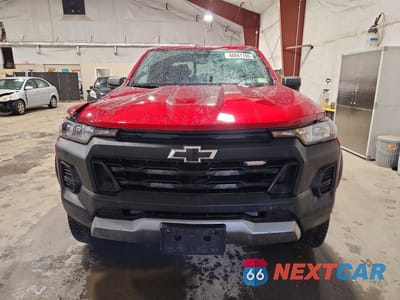 Piąte zdjęcie samochodu w środku: 2024 CHEVROLET COLORADO TRAIL BOSS VIN:1GCPTEEK9R1218250 - miniatura