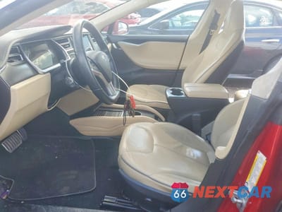 Zdjęcie 7 z 12 samochodu: 2013 TESLA MODEL S VIN:5YJSA1DP5DFP10859 - miniatura