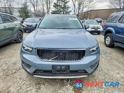 Piąte zdjęcie samochodu w środku: 2022 VOLVO XC40 T5 MOMENTUM VIN:YV4162UK4N2788199 - miniatura