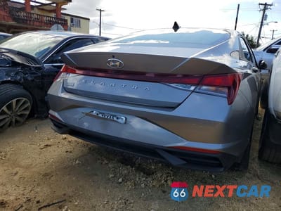 Trzecie zdjęcie samochodu z tyłu: 2023 HYUNDAI ELANTRA SEL VIN:KMHLS4AGXPU565302 - miniatura
