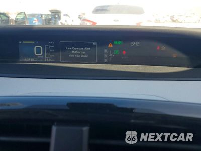 Zdjęcie 9 z 13 samochodu: 2016 TOYOTA PRIUS THREE TOURING VIN:JTDKARFU1G3008475 - miniatura