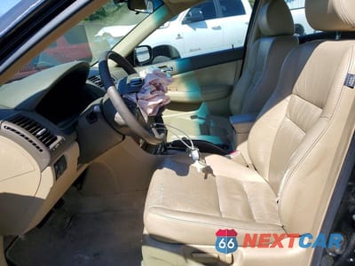 Zdjęcie 7 z 11 samochodu: 2004 HONDA ACCORD EX VIN:1HGCM66544A006733 - miniatura