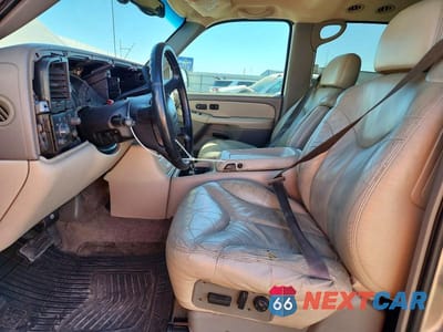 Zdjęcie 7 z 12 samochodu: 2002 GMC YUKON XL C1500 VIN:3GKEC16T42G294302 - miniatura