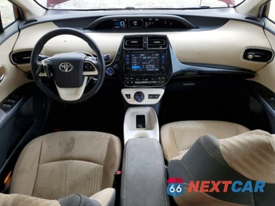 Zdjęcie 8 z 12 samochodu: 2016 TOYOTA PRIUS THREE VIN:JTDKARFU1G3518714 - miniatura