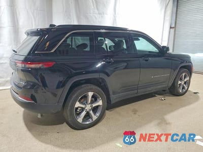 Trzecie zdjęcie samochodu z tyłu: 2025 JEEP GRAND CHEROKEE LIMITED VIN:1C4RJHBGXSC361329 - miniatura