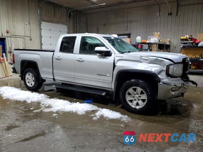 Czwarte zdjęcie samochodu z boku: 2016 GMC SIERRA K1500 SLE VIN:1GTV2MEC1GZ277093 - miniatura