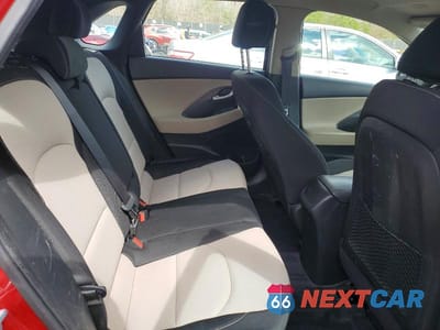 Zdjęcie 10 z 11 samochodu: 2018 HYUNDAI ELANTRA GT BASE VIN:KMHH35LE9JU034619 - miniatura