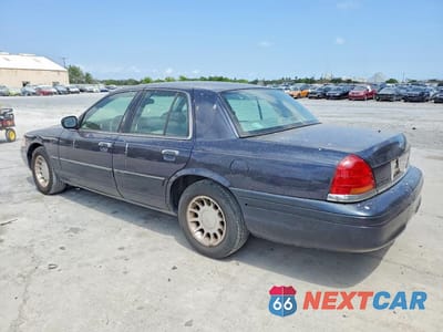 Drugie zdjęcie samochodu z przodu: 2000 FORD CROWN VICTORIA LX VIN:2FAFP74W6YX147875 - miniatura