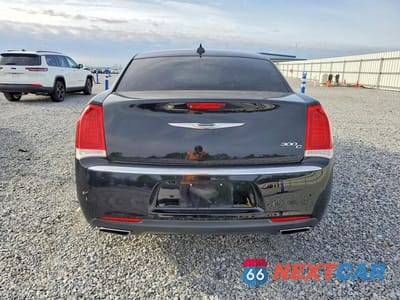Zdjęcie 6 z 12 samochodu: 2016 CHRYSLER 300C VIN:2C3CCAEG5GH357975 - miniatura
