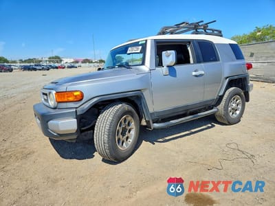 2012 TOYOTA FJ CRUISER BASE JTEZU4BF6CK012484 - główne zdjęcie licytacji z USA - miniatura