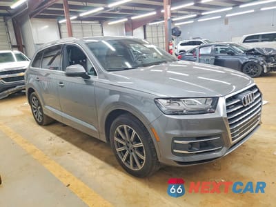 Czwarte zdjęcie samochodu z boku: 2018 AUDI Q7 PREMIUM PLUS VIN:WA1LAAF70JD015686 - miniatura