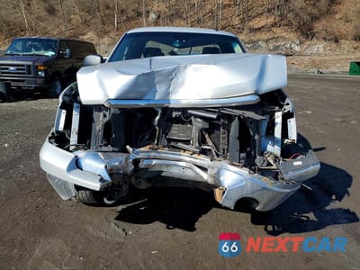 Piąte zdjęcie samochodu w środku: 2011 GMC SIERRA K1500 SLE VIN:1GTR2VE39BZ172396 - miniatura