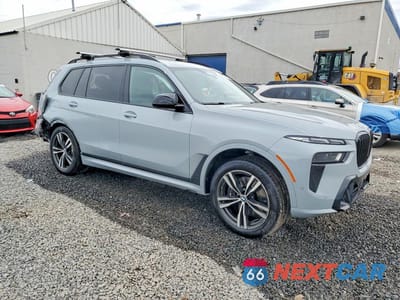 Czwarte zdjęcie samochodu z boku: 2024 BMW X7 M60I VIN:5UX33EM01R9S43092 - miniatura