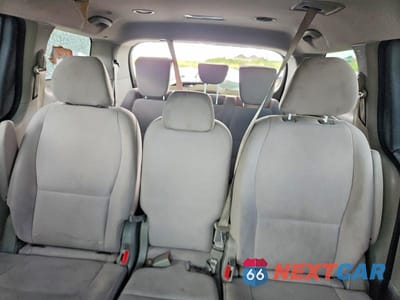 Zdjęcie 10 z 13 samochodu: 2018 KIA SEDONA LX VIN:KNDMB5C13J6394203 - miniatura