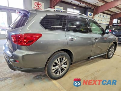 Trzecie zdjęcie samochodu z tyłu: 2019 NISSAN PATHFINDER SV VIN:5N1DR2MM6KC598754 - miniatura